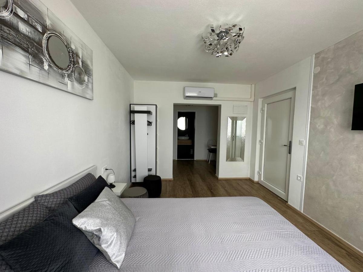 Apartmaji Meli Pu Izola Buitenkant foto