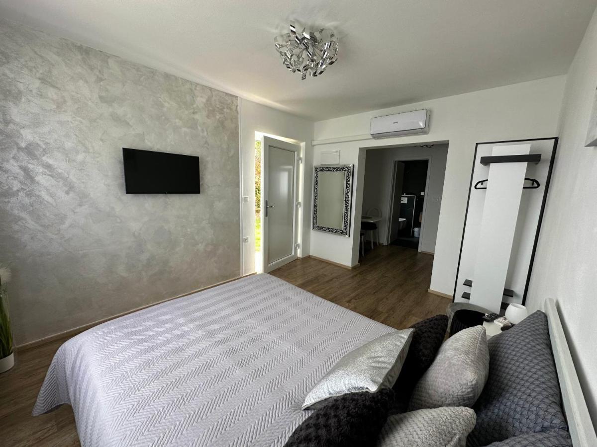 Apartmaji Meli Pu Izola Buitenkant foto
